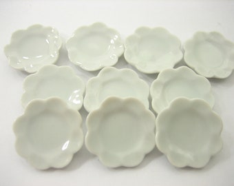 10x18mm Mini White Scallop Plate Dish Dollhouse Miniature Kitchen Ceramic 10836