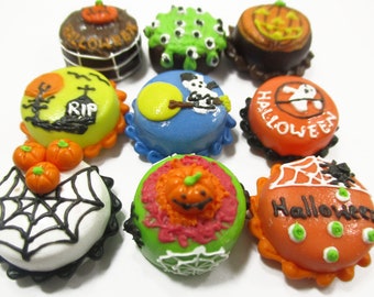 Dollhouse Miniature Food 9 Mini Halloween Mixed Cake 1.5 cm Bakery Supply 16081