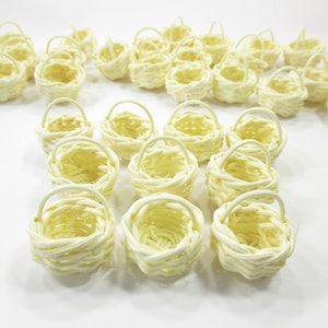 Dollhouse Miniature Handmade 10 Small Round Wicker Basket Supply Charms 8049