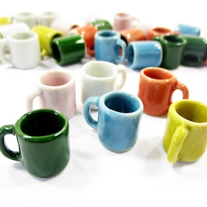 Conjunto de 6 Canecas de Cerâmica para Café/Chá em Cores Sortidas - Miniatura para Casa de Bonecas #L 12787