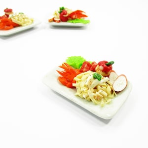 1:6 Miniatures Food Lobster Roast Steak Seafood Spaghetti Cream Sauce Tiny Mini Dolls Dollhouse Lunch Food Decoration Accessory Supply 14670