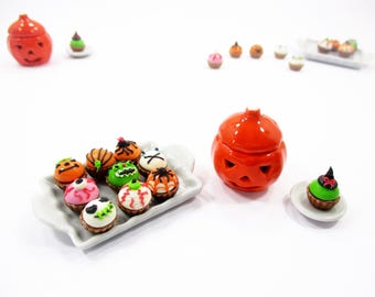 Dollhouse Miniatures Food Halloween Cup Cake Pumpkin Caved Jack-O-Lantern 15447