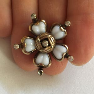 Vintage Milk Glass Heart Brooch, Mazer Bros Pin, Recycle Jewelry, For Repair, Retro Costume Jewelry Supply