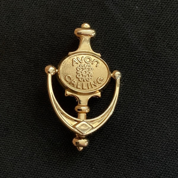 Vintage Avon Door Knocker Pin, Gold Avon Calling Brooch, Gold Tone Metal Jewelry, Award Recognition Pin, Costume Jewelry, Mini Door Knocker