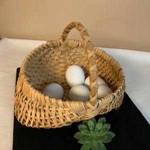 QIIBURR Egg Basket for Gathering Fresh Eggs Colorful Design Eggs