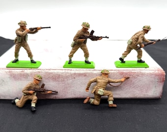 Vintage British Paratrooper Army Men, World War History, Super Deetail Figurine