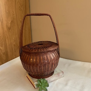 Vintage Chinese Basket, Asian Lunch Basket, Boho Natural Wedding Gift, Wicker Woven Basket, Yarn Storage Basket, Woven Basket with Handle