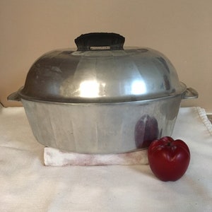Vintage Aluminum Roaster, Dutch Oven, 15" Oval Chicken Roaster, Metal Roasting Pan, Pot Roast Pan, Covered Cabin Cookware, Art Deco Cookware