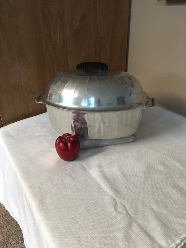 Vintage Aluminum Roaster, Dutch Oven, 15 Vintage Aluminum Roaster, Dutch Oven, 15