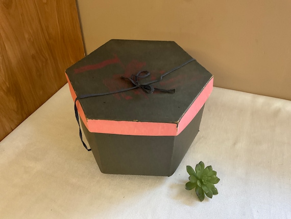 Vintage Womens Hatbox, Retro Pink and Black Harve… - image 1