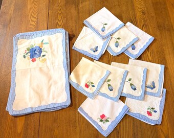 Vintage Napkin & Placemat Bundle, Shabby 19 Piece Retro Blue on White Appliqué for Reuse, Gift for Sewist or Cutter, Sunny Kitchen Decor