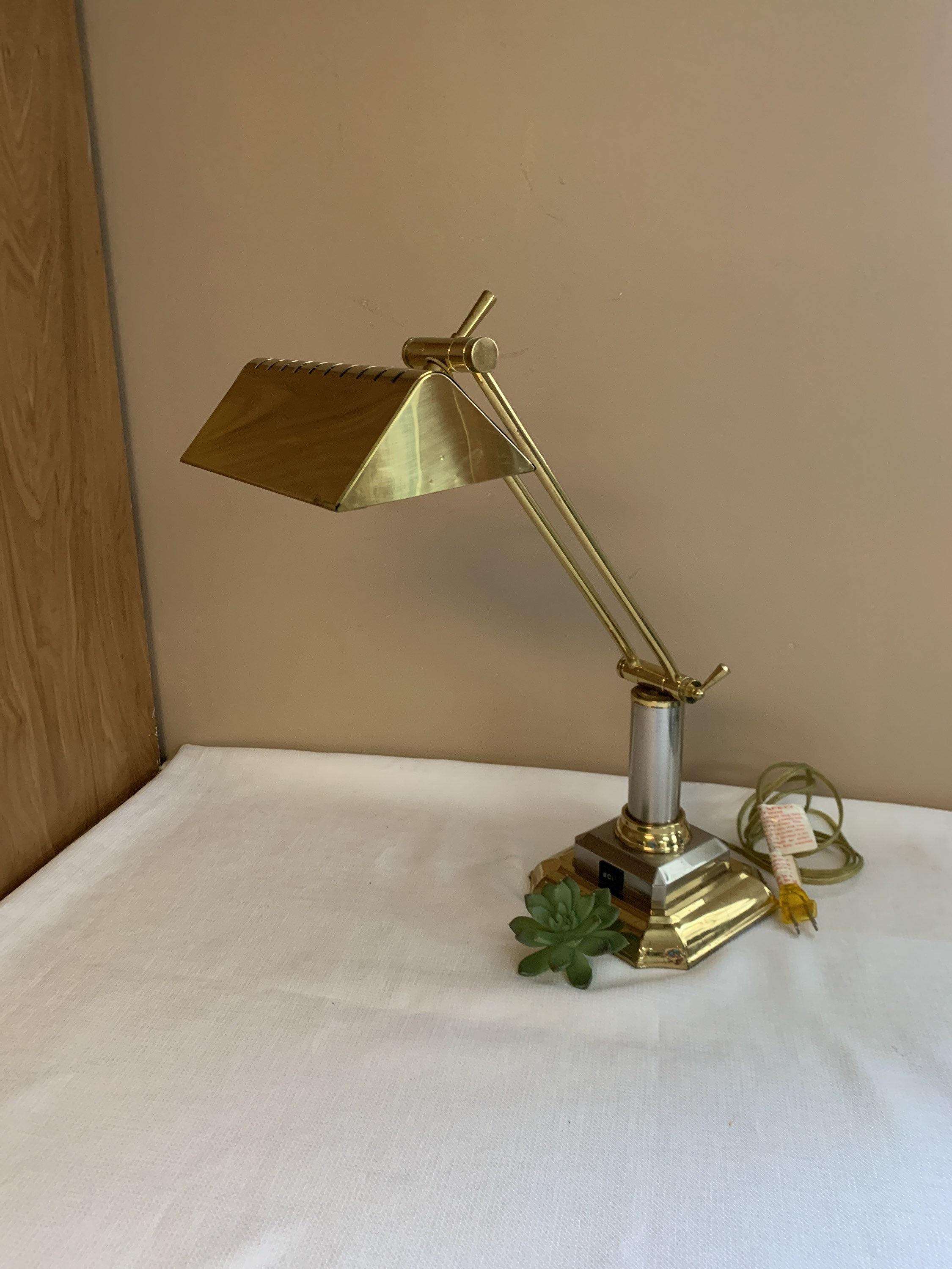 Small brass desk lamp deals