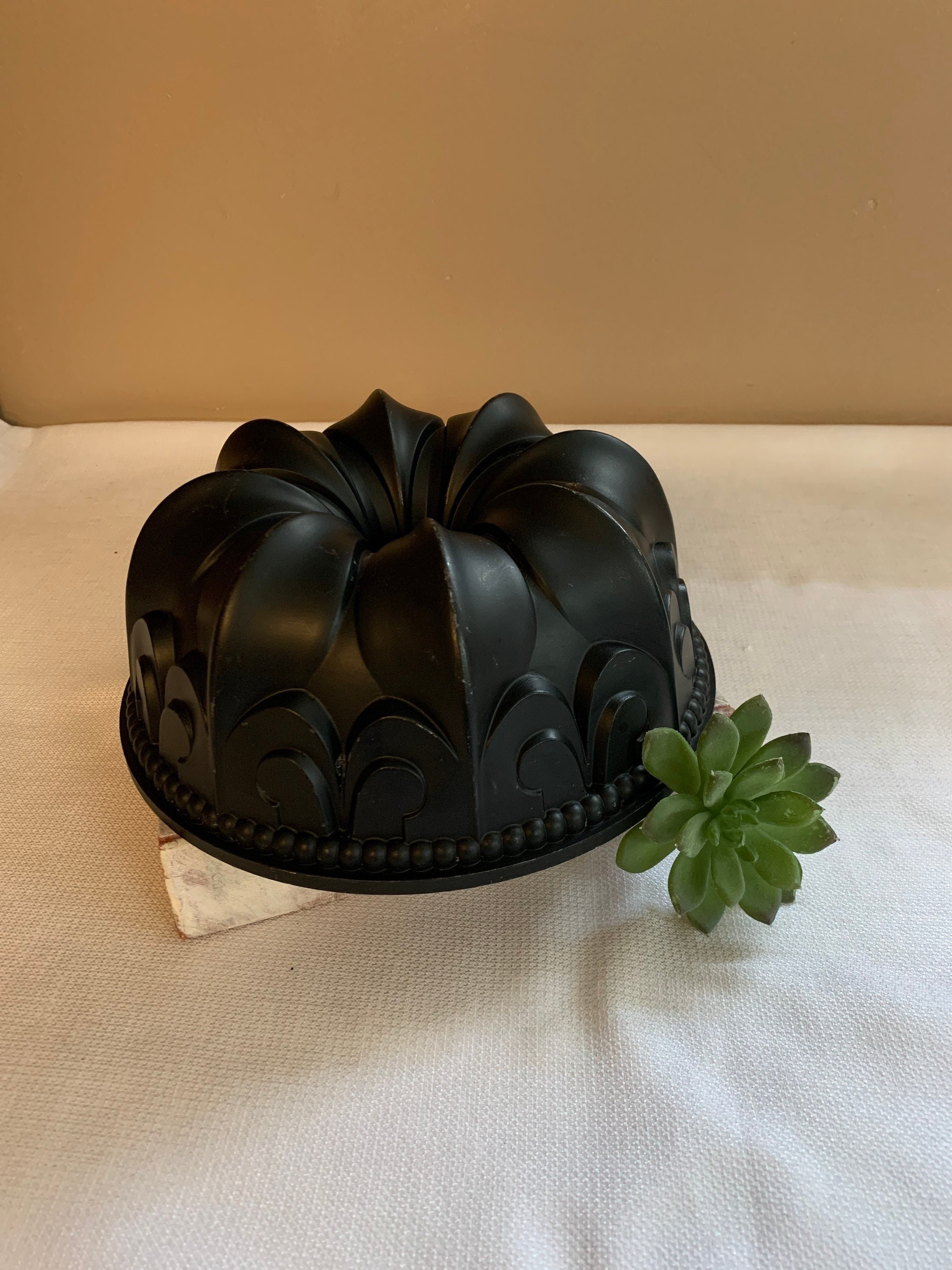 Unmarked Early / Primitive Cast Iron Bundt / Fluted Cake Pan, Restored