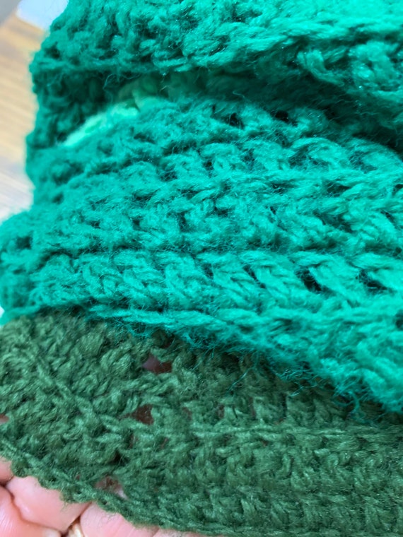 ヴィンテージグリーンクロシェ編みスローブランケット、シェブロン