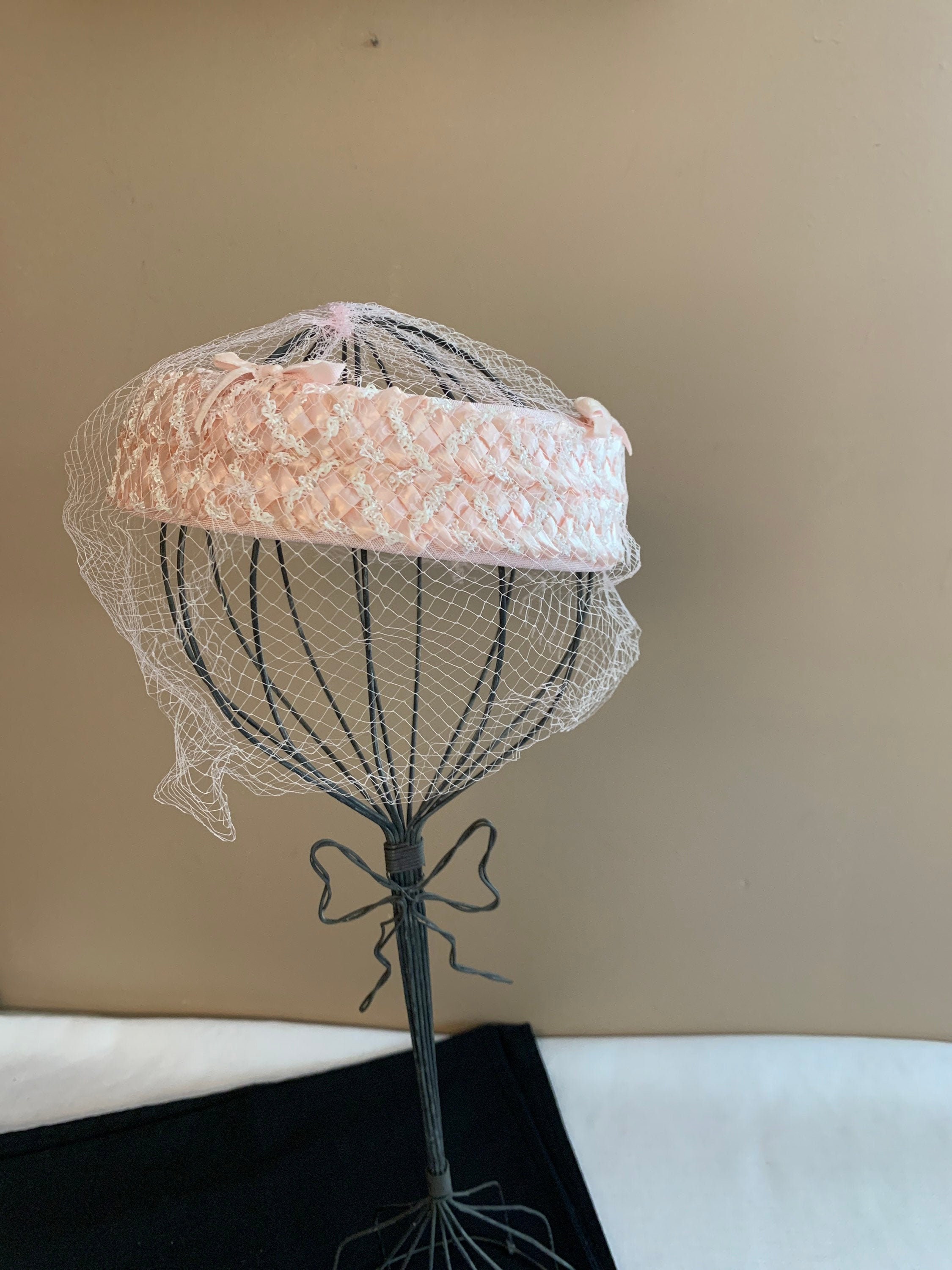 Vintage Louise Paris New York Pink Lily Halo Hat Birdcage Veil Edith Birdcage Veil - Chic French Voilette Handmade in Paris main image 3