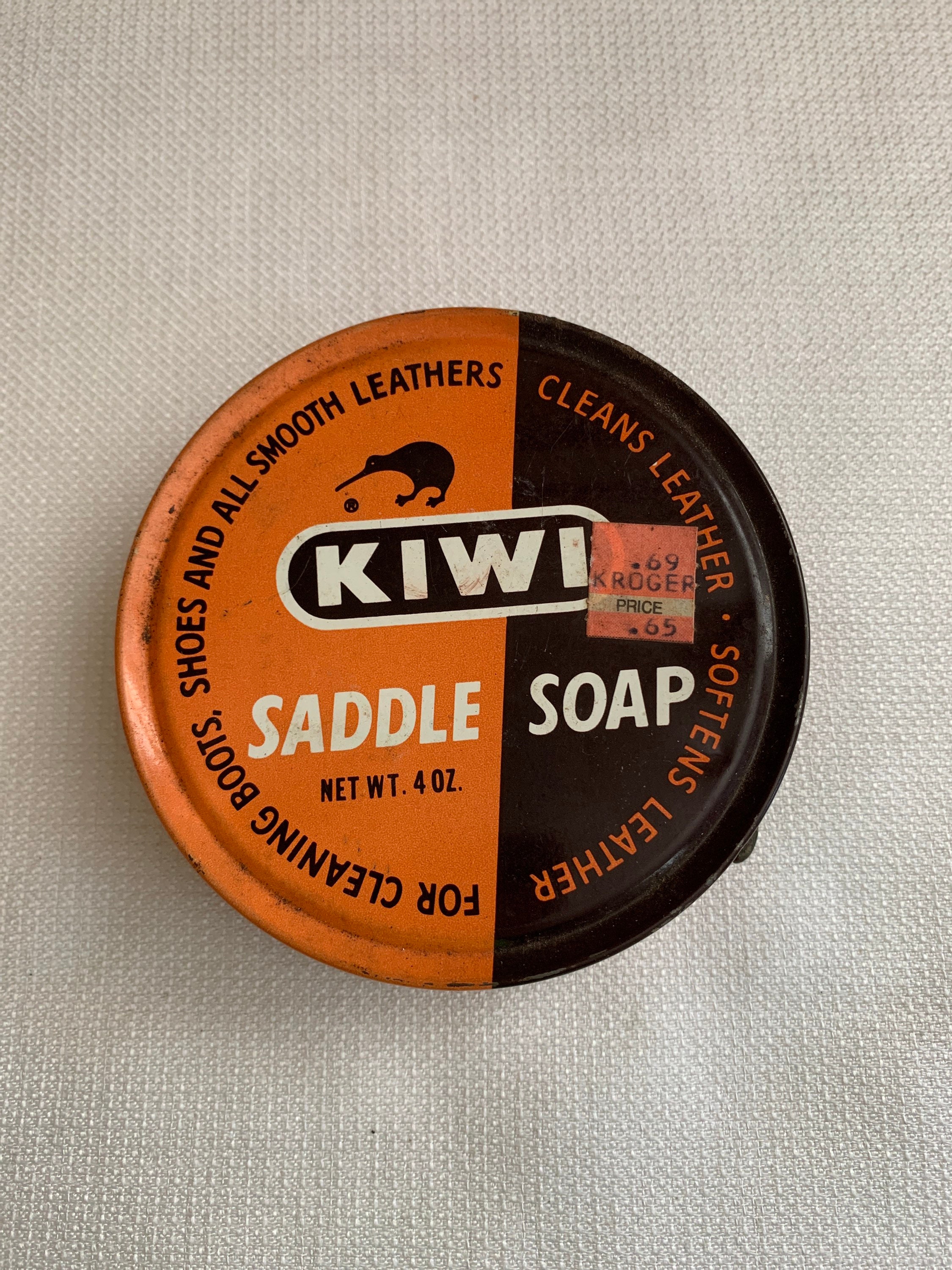 VINTAGE KIWI SADDLE SOAP Can 3 3/4oz (large size 4 diamete4).
