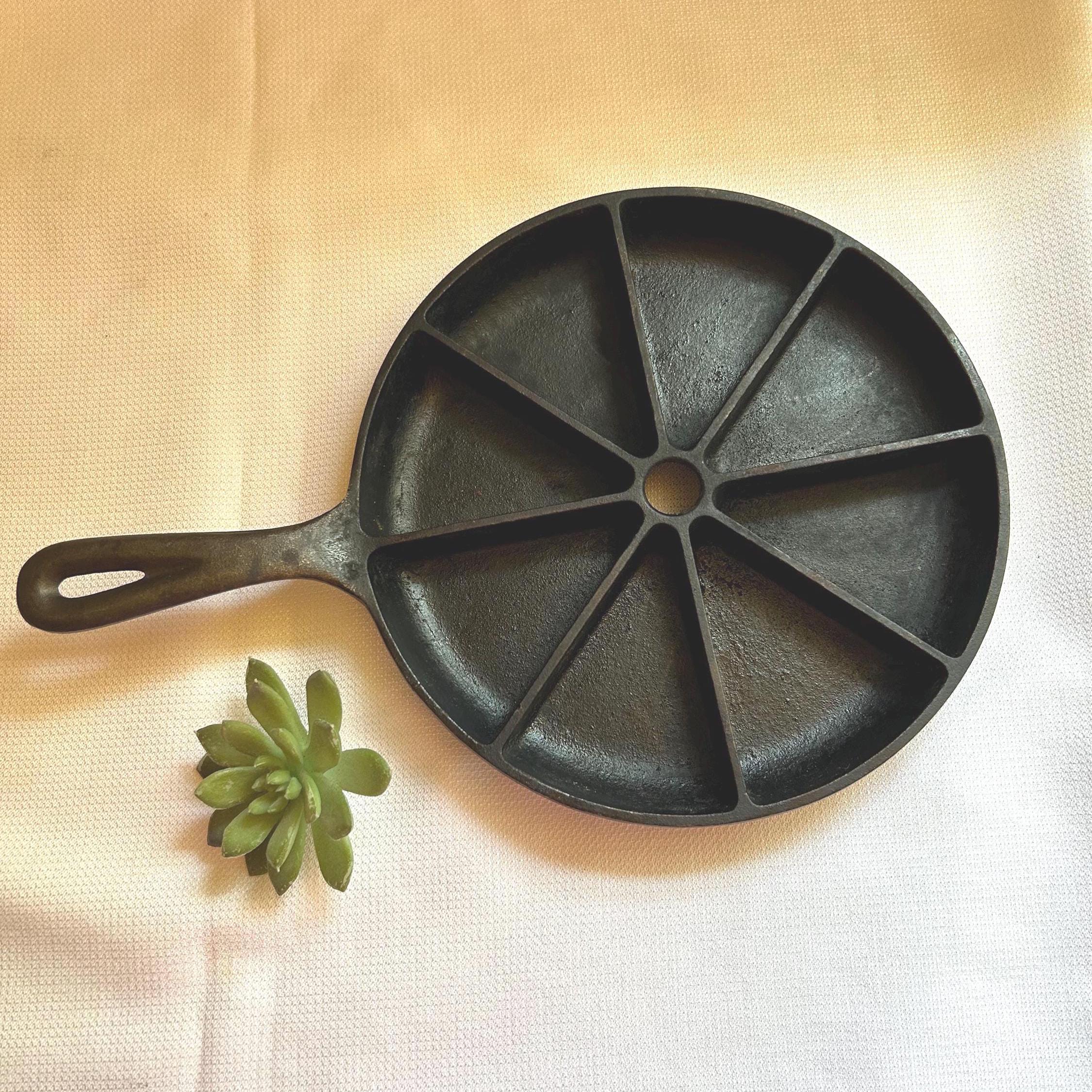 Vintage Cast Iron Cornbread Skillet: 9