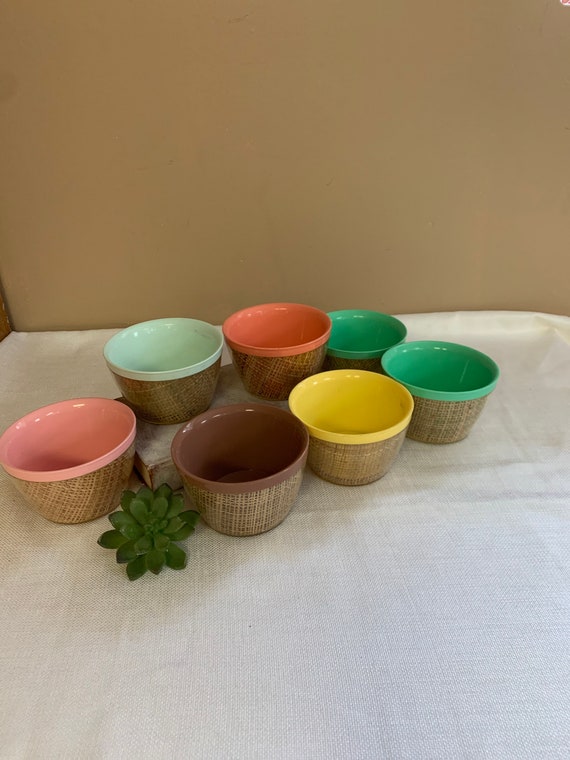 7 Plastic Raffia Bowls, Tiki Bar Colorful Snack, Ice Cream or Cereal Bowls,  Insulated Plastic Set of 7, Mid Century Straw Patio Service 