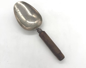 Vintage Androck Level Full Scoop: Kitchenalia, 1/4 Cup Measure Cooking Utensil