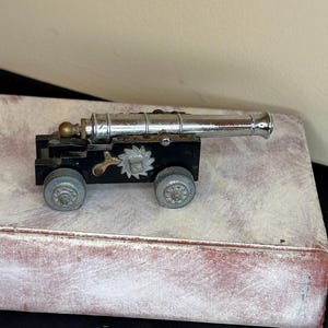 Vintage Toy Cannon, Artillery Replica, Desk Decor, Historic Metal Collectible Cannon, Made in Italy, Miniature Diorama Supply, Gift