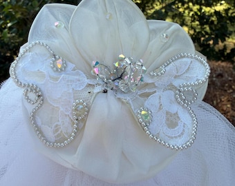 Vintage Short Bride’s Veil with Butterfly, 3 layer Bridal Wedding Veil Accessory