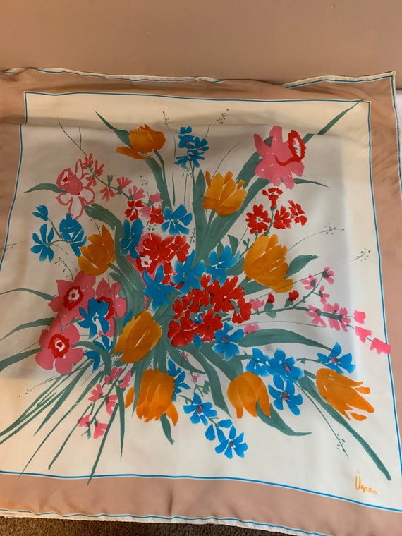 vintage vera scarf or - Gem