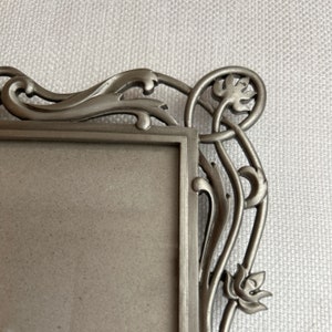 Vintage Metal Weave Frame, Pewter look Open Metal Decorative Picture Frame, 6 1/2 x 4 3/4 Opening, Small Table Top or Wall Gift