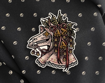 Sticker Mari Lwyd | Welshfolklore, kerstmis, wassailing, folkkunst, Wicca, heidendom, occultisme, winterfolklore, hekserij, spookachtig