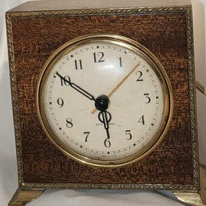 VTG Seth Thomas Mantle Holz Schreibtischuhr 3716 Square Electric FUNKTIONIERT GREAT ANTIQUE