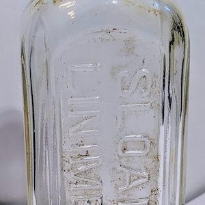 VTG Sloan’s Liniment Clear Glass Embossed Antique Bottle Made In USA 5” Tall