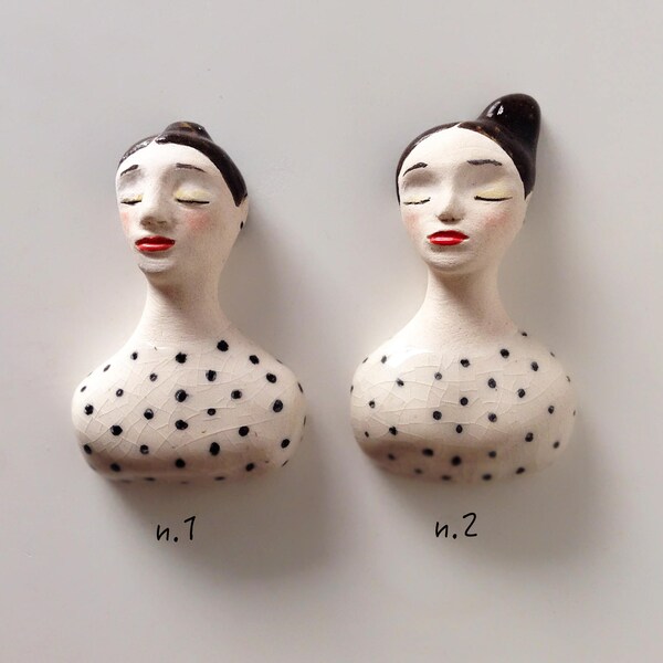 Handmade ceramic brooch female bust 50s style