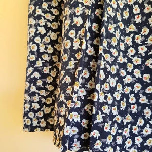 Vintage 80s Navy Blue Floral Pleated Skirt image 3