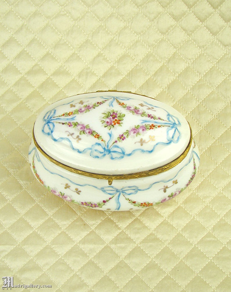 Antique Sevres Hand Painted French Porcelain Jewelry Ring Casket