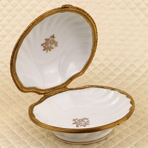 Old French Hand Painted Porcelain Trinket Jewelry Casket Box, Lid Jar ...