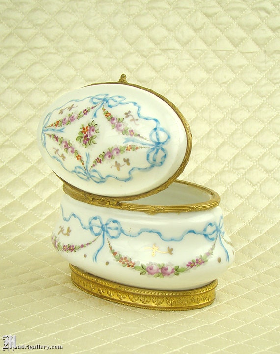 Antique Sevres Hand Painted French Porcelain Jewelry Ring Casket ...