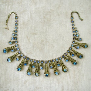 Vintage brass filigree and fuscia glass and enamel festoon necklace nlbg2133