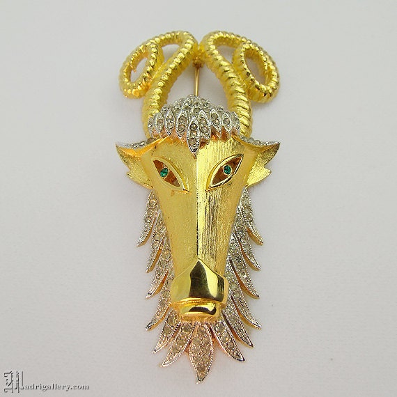 Vendome brooch deals