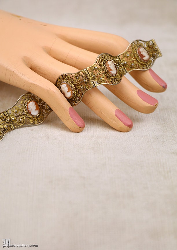 Bracelet Ancien En Argent Filigrané Avec Camée – Style Vintage, Occasion Porté, Pièce Unique