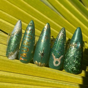 Taurus Emerald Gel Press On Nails: Zodiac Nail Art (12 Pieces)
