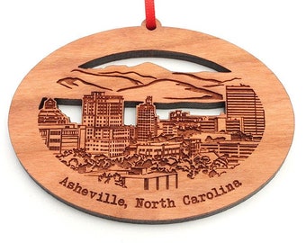 Ornamento ovale dello skyline della città di Asheville North Carolina - Skyline della città dettagliato di Asheville NC inciso - Collezione città - Legno di ciliegio nero