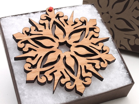 Mini Snowflake Ornaments From Nestled Pines Gift Box Set of 15 . All New  Designs 