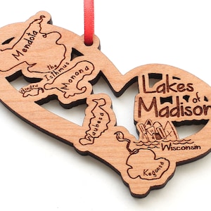 Lagos de Madison, Wisconsin - Mapa de los lagos de Madison WI - Adorno de madera de cerezo negro en forma de corazón - Colección City