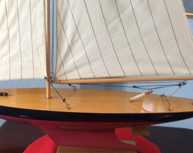 Pond Yacht, Vintage, Restored, c.a. 1970's Era London (Reproduction)