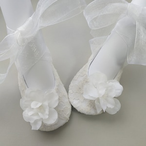 Bridesmaids flower girl wedding Shoes, rustic lace flower girl shoes, boho flower girl infant flats