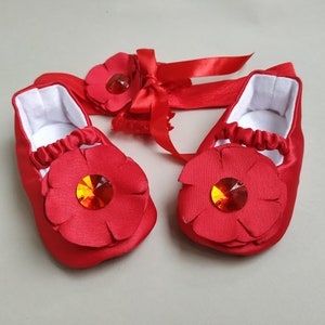 Rote Babyschuhe & Stirnband Mädchen - Rote handgemachte Schuhe Set für Kleinkind - Satin Blumen Hochzeitsschuhe