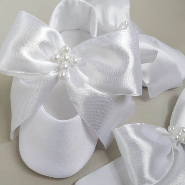 Baptism shoes with bow and cross / White christening shoes for girl blessing outfit, Infant baby girl bow slippers, Soft soled shoes
