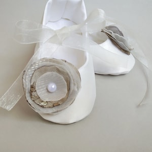 Flower girls shoes for rustic wedding, Satin baby booties, Bridal toddler slippers, Walkers for baby, Gifts for blessing, Baptism shoes