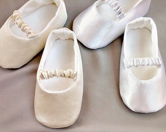 White or Ivory baby ballet slippers, christening shoes, Ivory or white ballerina flats, Satin shoes,  baptism shoes, baby wedding outfit