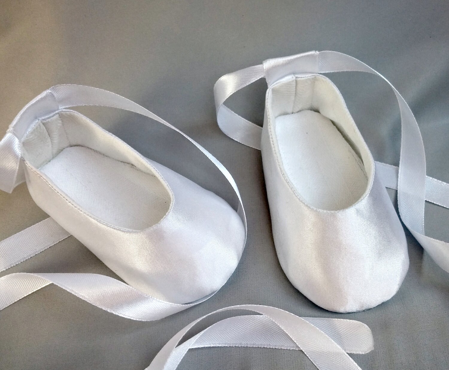 infant white shoes girl