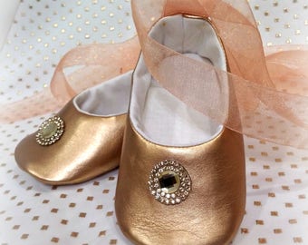 Baby Girls Golden ballerina Shoes with a sparkling rhinestone Princess Shoes Soft Sole Pre-Walkers Wedding baptism shoe Gold infant slippers